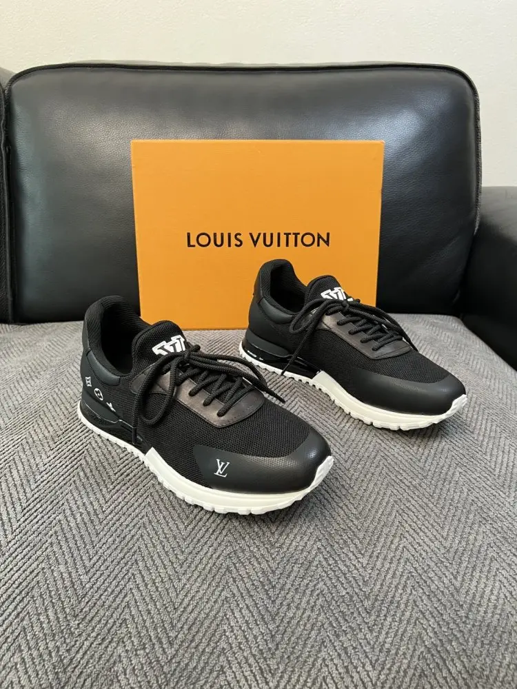 Louis Vuitton — Sneakers