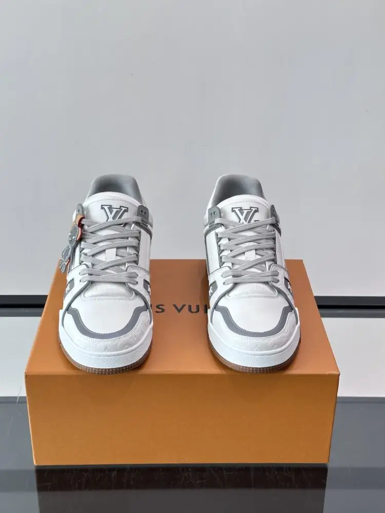 Louis Vuitton Кросівки — Фото 2