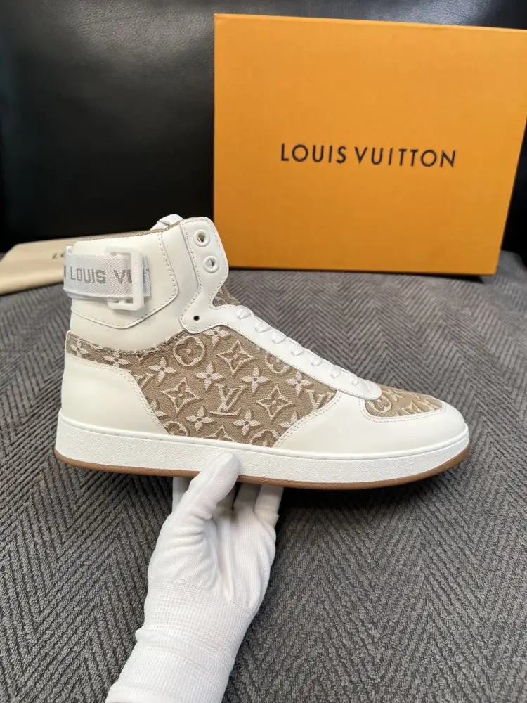 Louis Vuitton Кросівки — Фото 4
