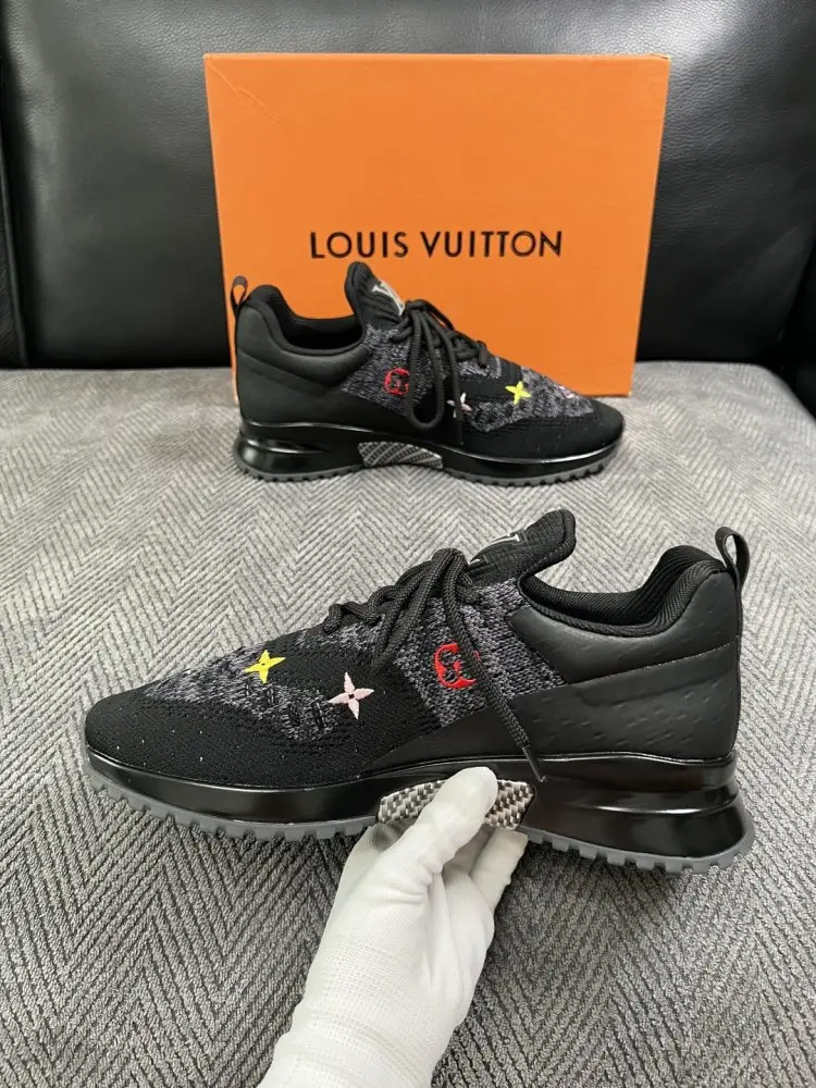 Louis Vuitton Sneakers — Photo 5