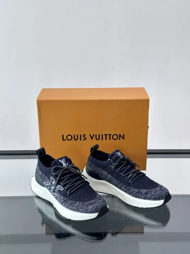 Louis Vuitton Sneakers — Photo 5