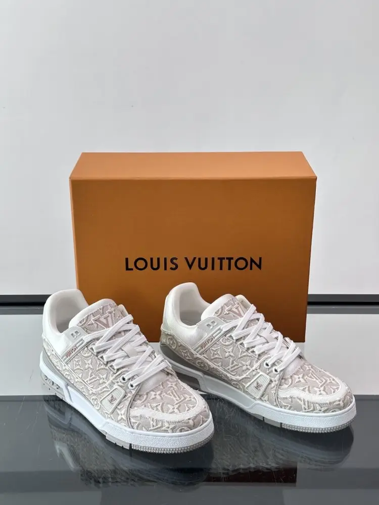 Louis Vuitton Кросівки — Фото 5