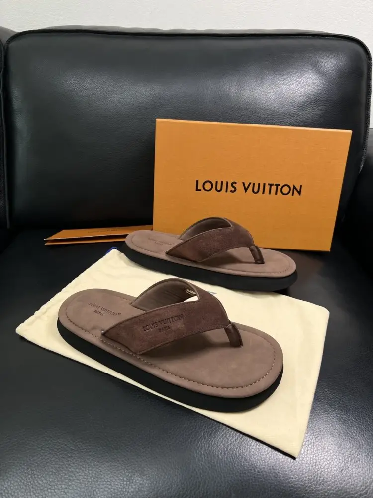 Louis Vuitton — Шльопанці чоловічі