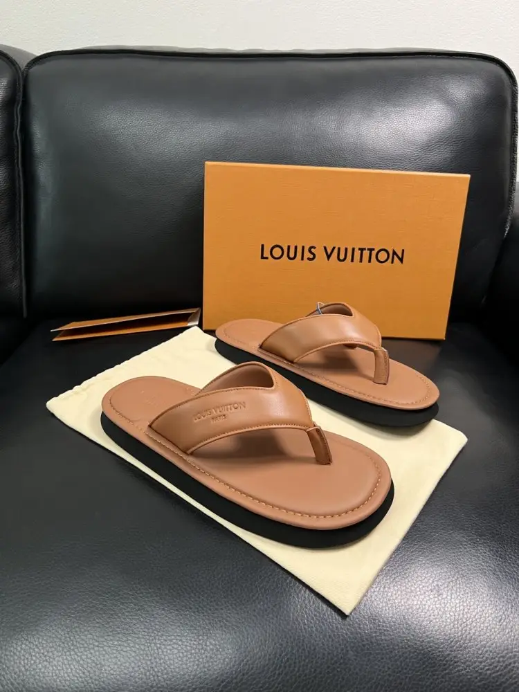 Louis Vuitton — Шльопанці чоловічі