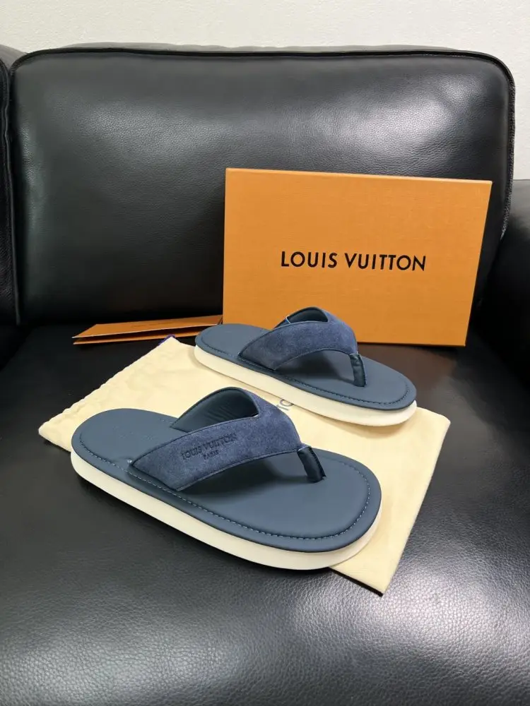 Louis Vuitton — Шльопанці чоловічі