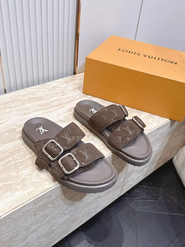 Louis Vuitton — Шльопанці чоловічі