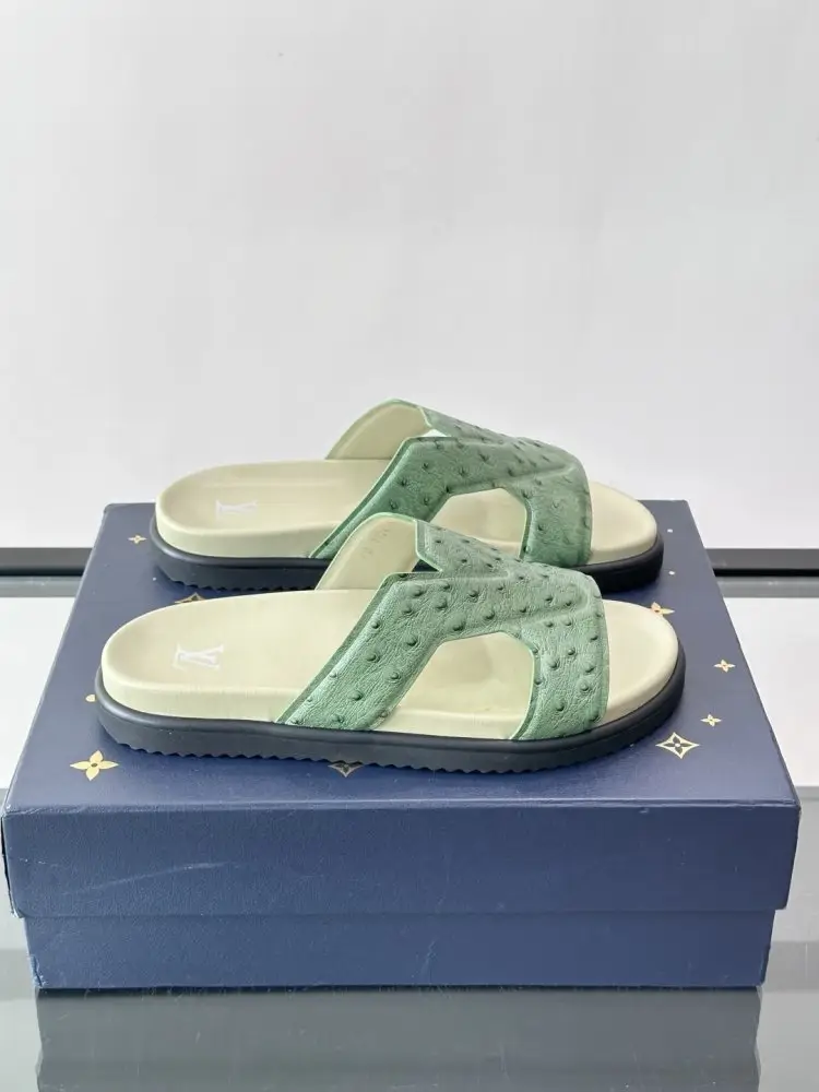 Louis Vuitton — Шльопанці чоловічі