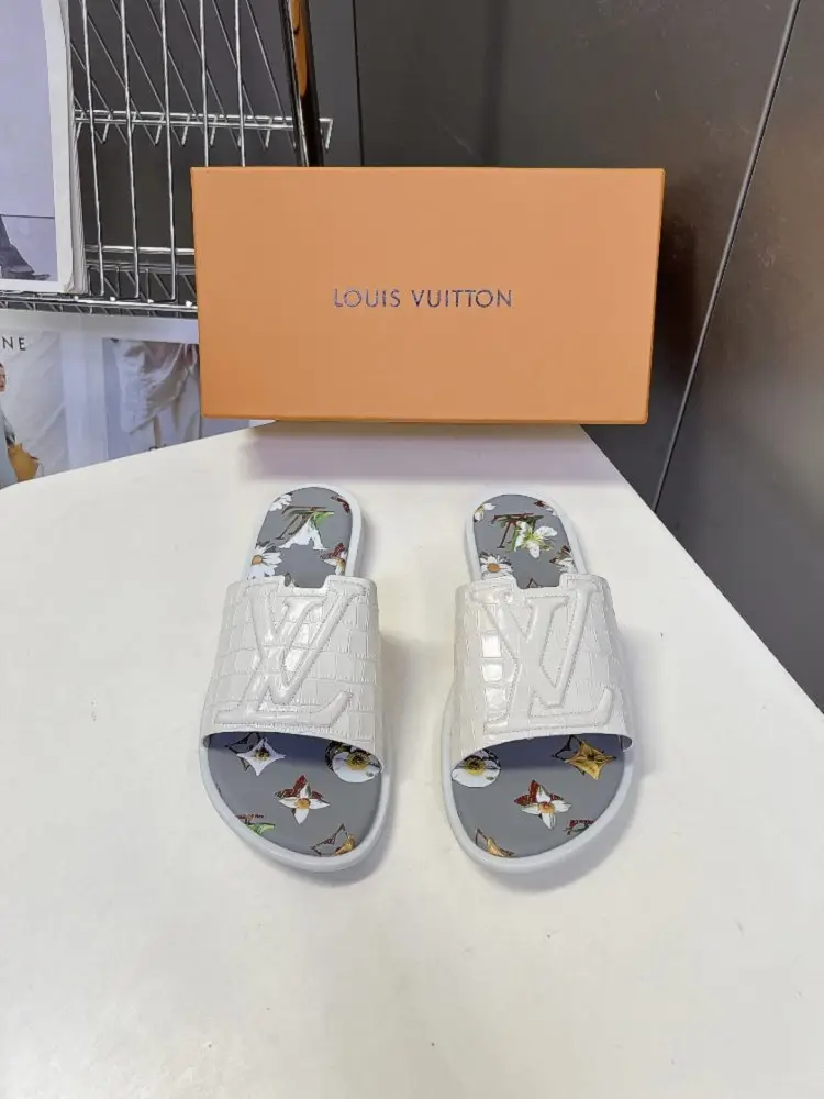Louis Vuitton — Шльопанці чоловічі