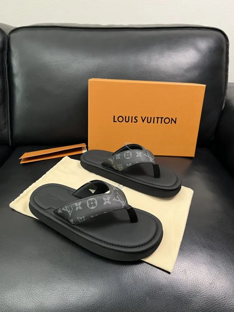 Louis Vuitton — Шлепанцы мужские