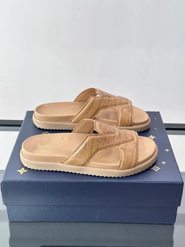 Louis Vuitton — Шльопанці чоловічі