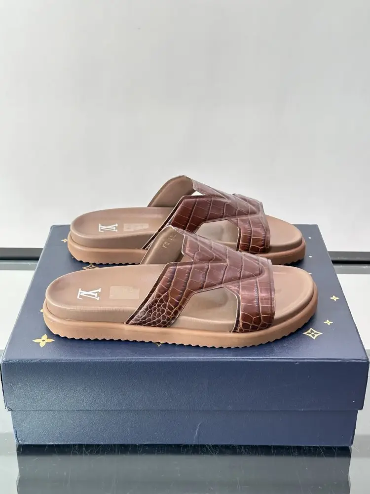Louis Vuitton — Шльопанці чоловічі