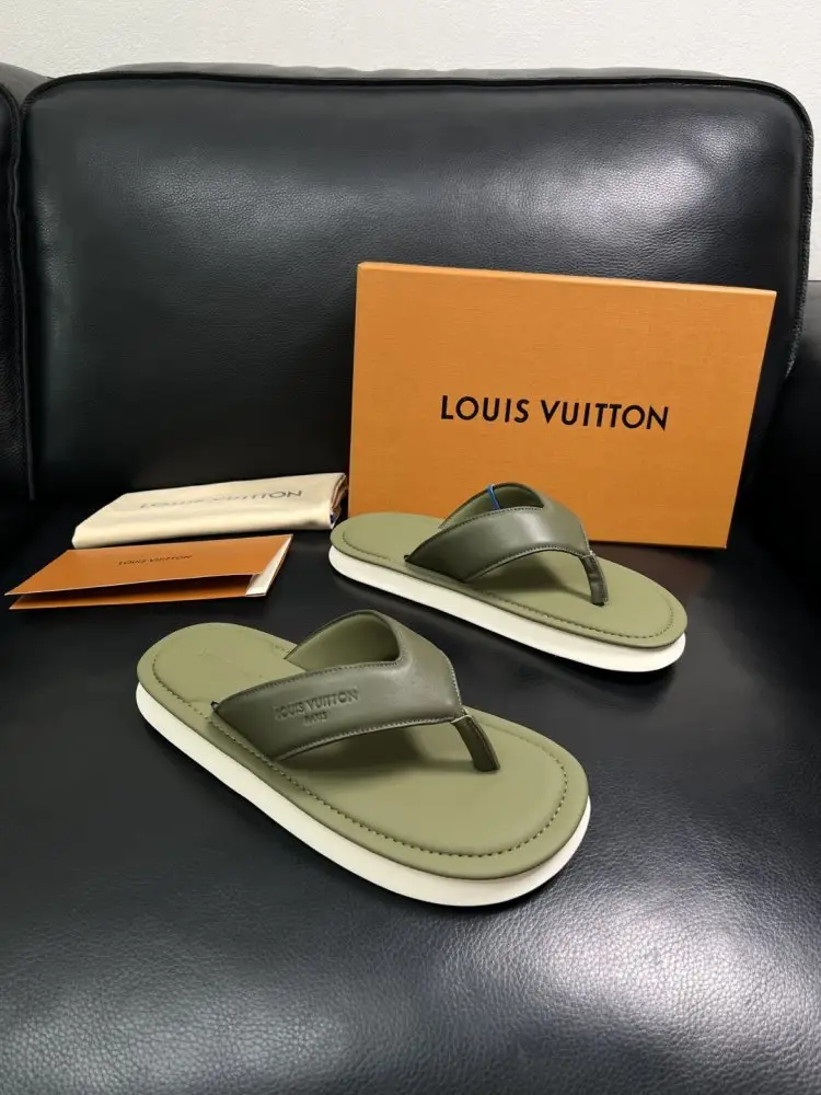 Louis Vuitton — Шльопанці чоловічі