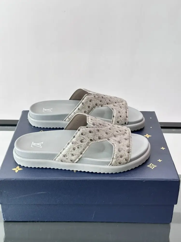 Louis Vuitton — Шльопанці чоловічі