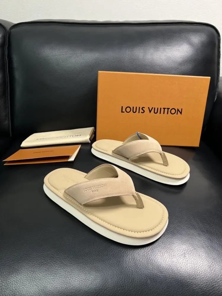 Louis Vuitton — Шльопанці чоловічі