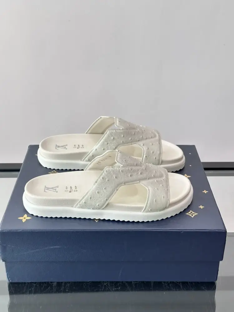 Louis Vuitton — Шльопанці чоловічі
