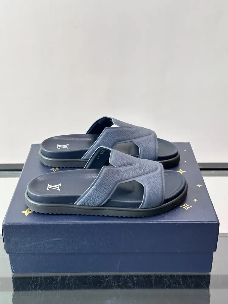 Louis Vuitton — Шльопанці чоловічі