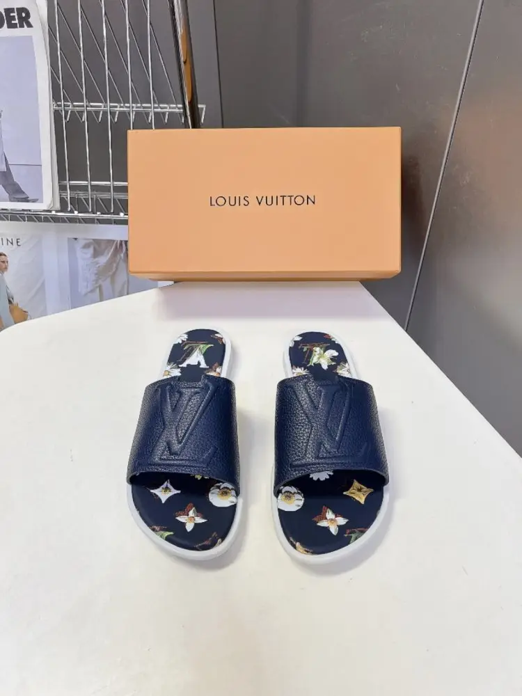 Louis Vuitton — Шльопанці чоловічі