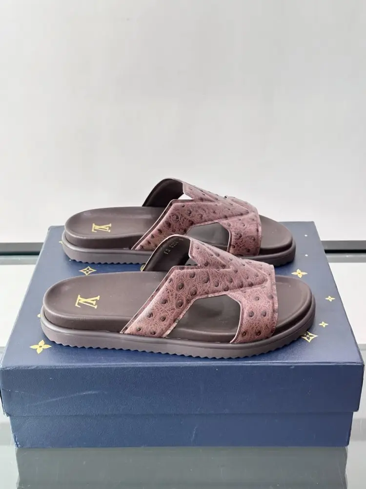 Louis Vuitton — Шльопанці чоловічі