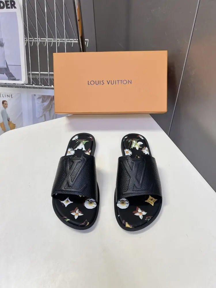 Louis Vuitton — Шльопанці чоловічі