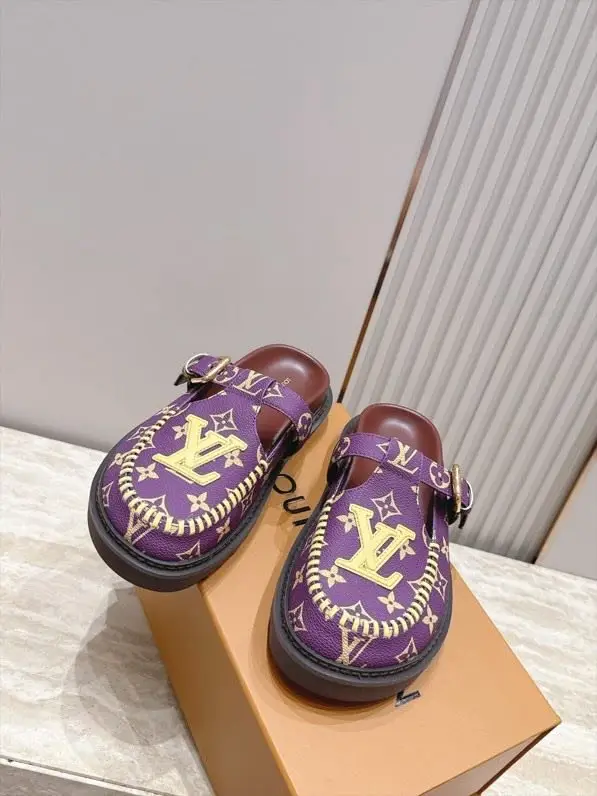 Louis Vuitton — Шлепанцы женские