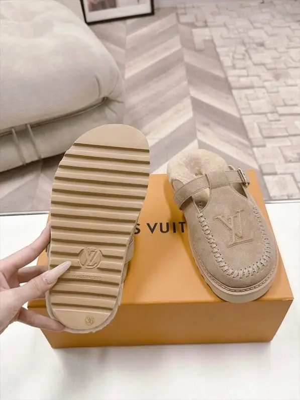Louis Vuitton Шлепанцы женские — Фото 2
