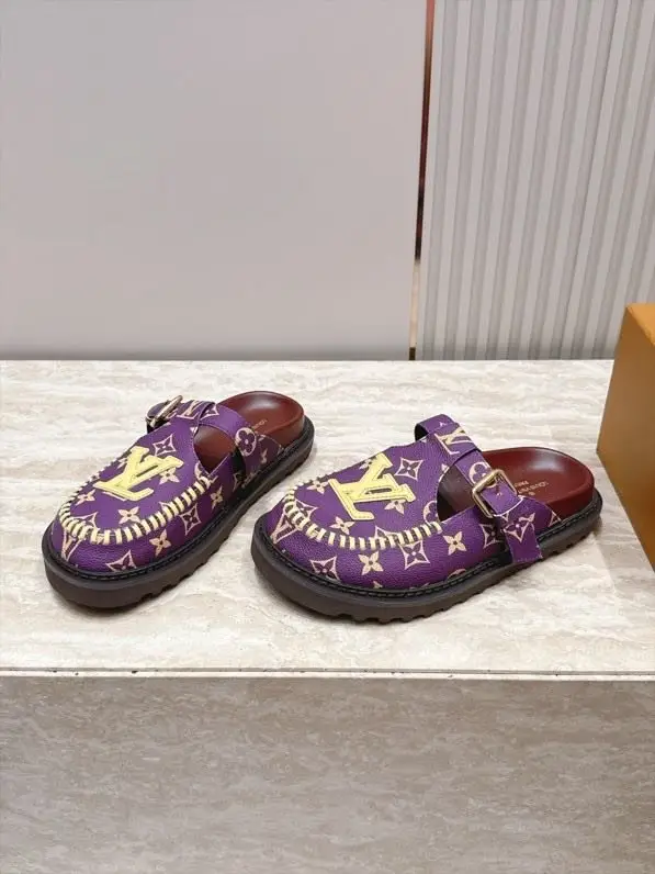 Louis Vuitton Шлепанцы женские — Фото 4