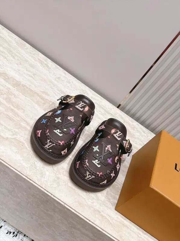 Louis Vuitton Шльопанці жіночі — Фото 5