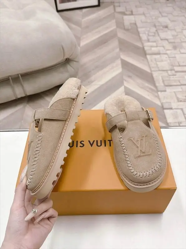 Louis Vuitton Шлепанцы женские — Фото 5