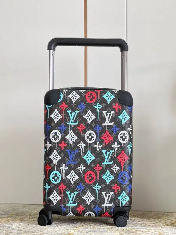 Louis Vuitton — Suitcase Horizon 50 for manual luggage 36х50х18 cm