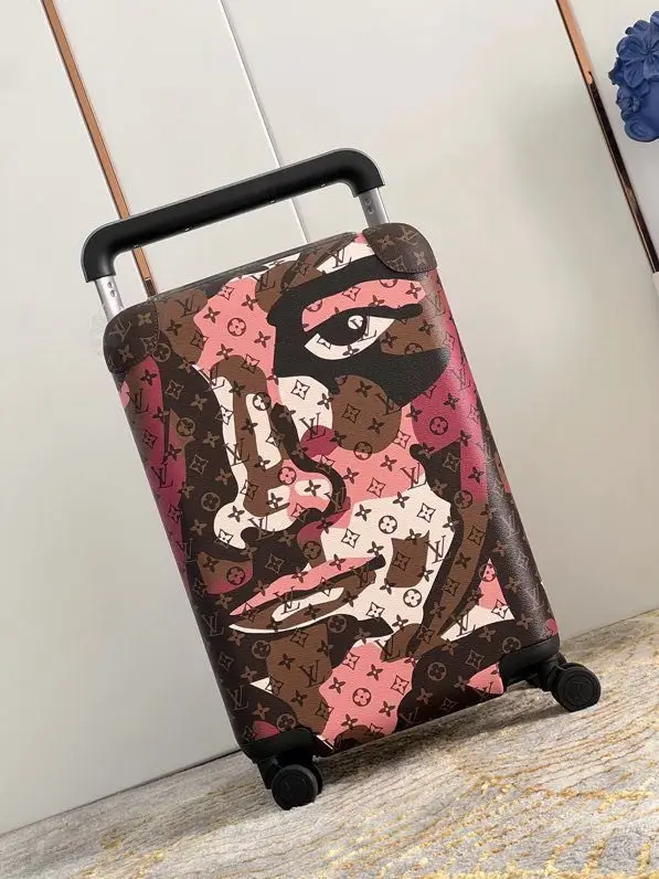 Louis Vuitton — Suitcase Horizon 50 for manual luggage 36х50х18 cm