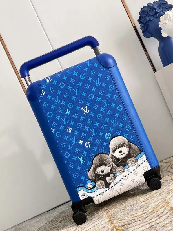 Louis Vuitton — Suitcase Horizon 50 for manual luggage 36х50х18 cm