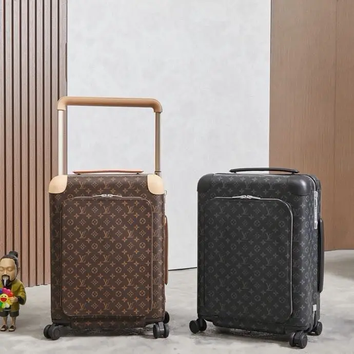 Louis Vuitton — Suitcase Horizon 50 for manual luggage 36х50х18 cm