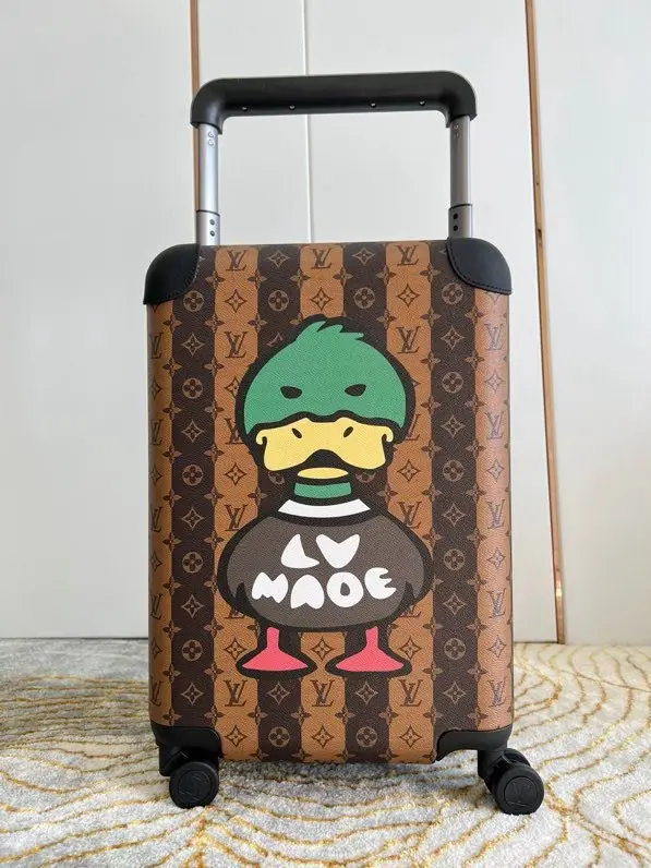 Louis Vuitton — Suitcase Horizon 50 for manual luggage 36х50х18 cm