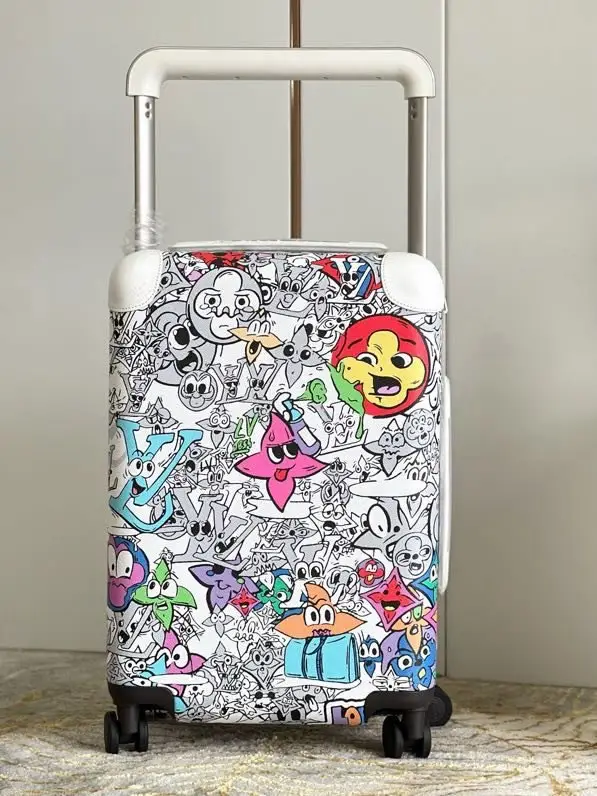 Louis Vuitton — Suitcase Horizon 50 for manual luggage 36х50х18 cm