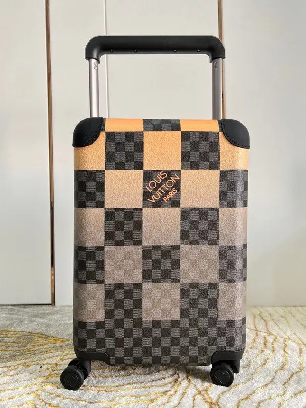 Louis Vuitton — Suitcase Horizon 50 for manual luggage 36х50х18 cm