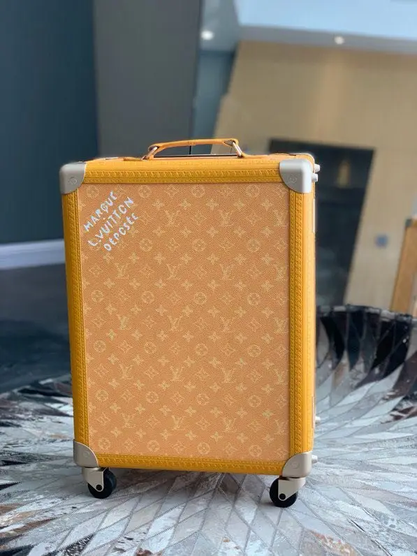 Louis Vuitton — Suitcase Rolling Trunk for manual luggage 39 x 55 x 21 cm