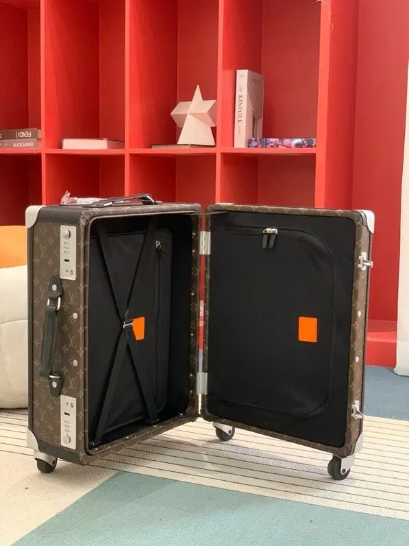 Louis Vuitton Suitcase Rolling Trunk for manual luggage 39 x 55 x 21 cm — Photo 2