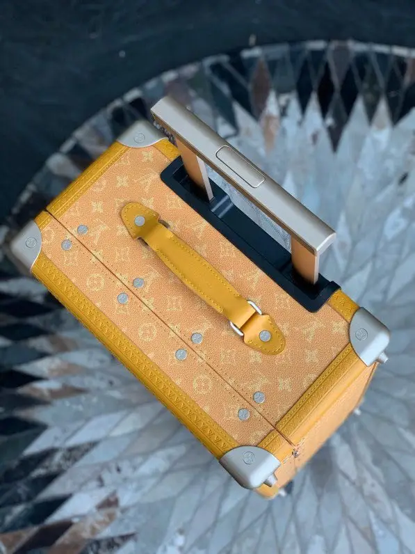 Louis Vuitton Чемодан Rolling Trunk для ручний поклажі 39 x 55 x 21 см — Фото 3