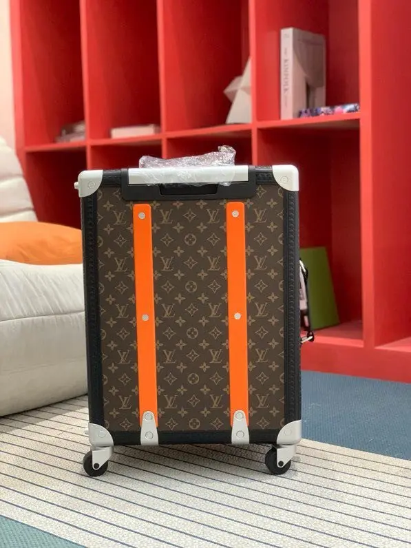 Louis Vuitton Suitcase Rolling Trunk for manual luggage 39 x 55 x 21 cm — Photo 5