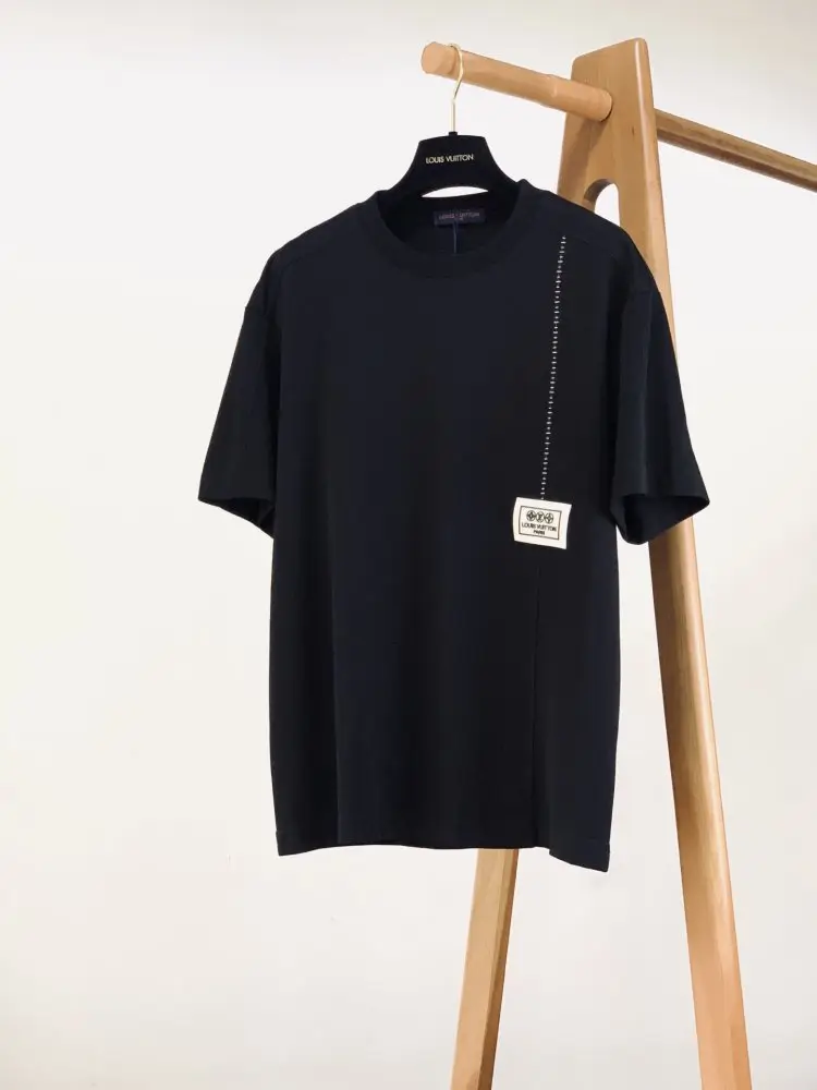 Louis Vuitton T-shirt men's — Photo 1