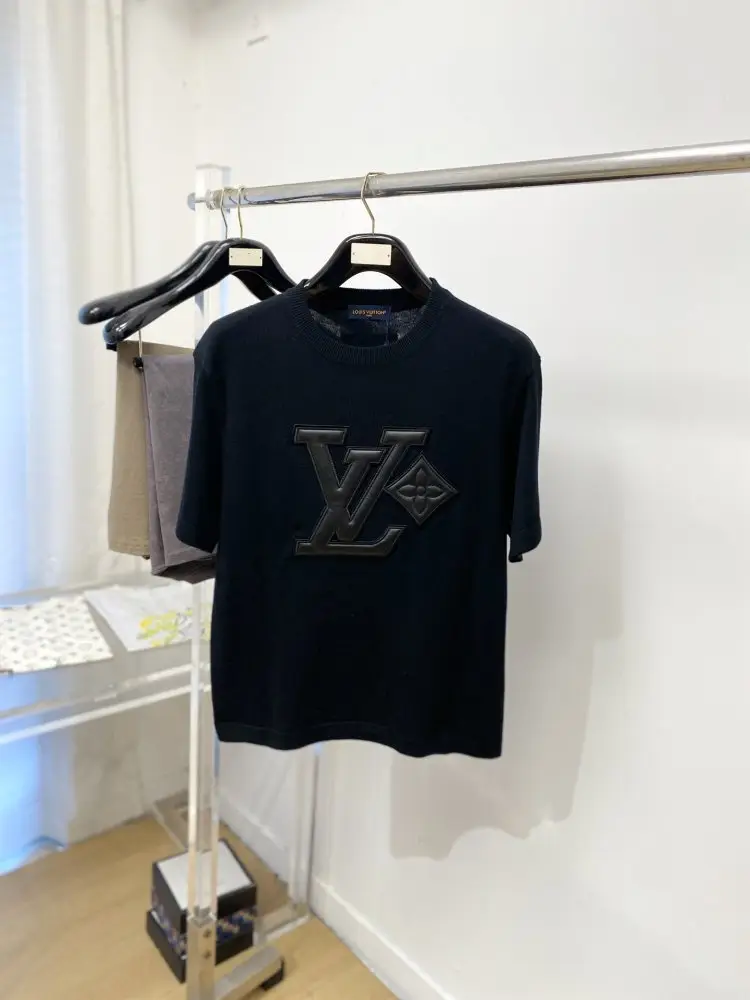 Louis Vuitton T-shirt men's — Photo 1