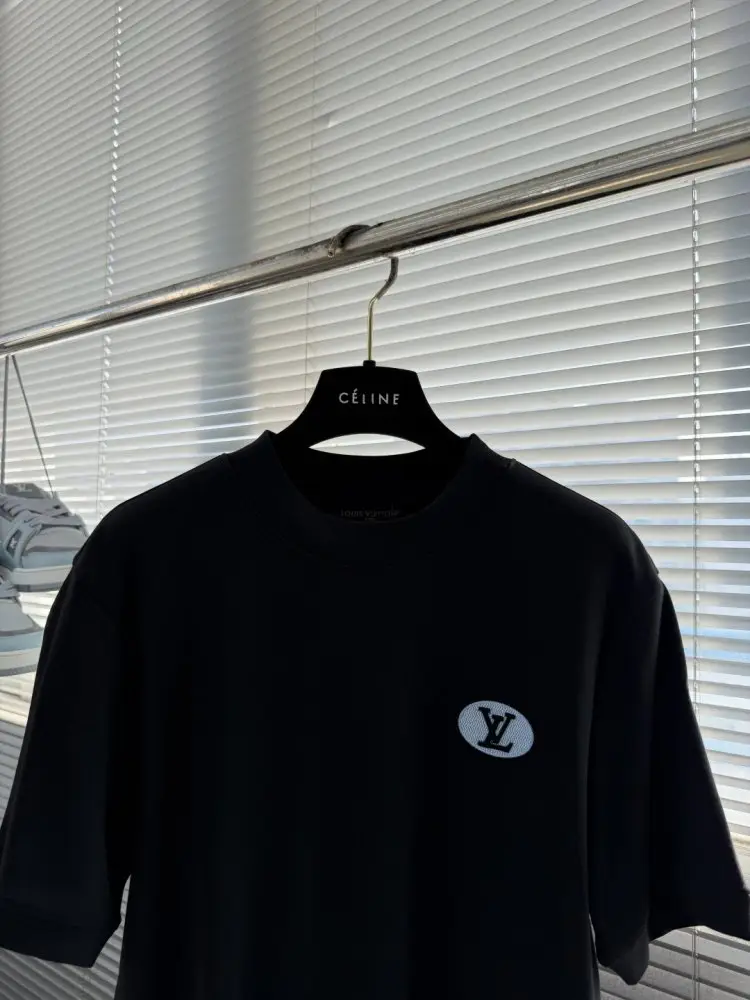 Louis Vuitton T-shirt men's — Photo 2