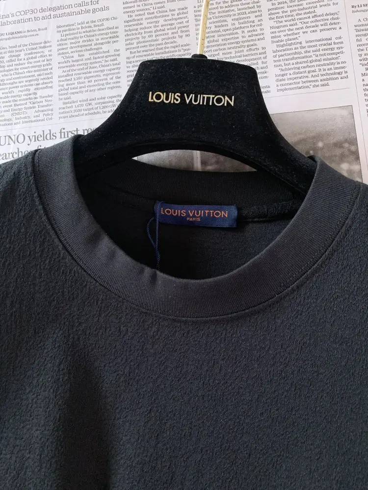 Louis Vuitton T-shirt men's — Photo 3