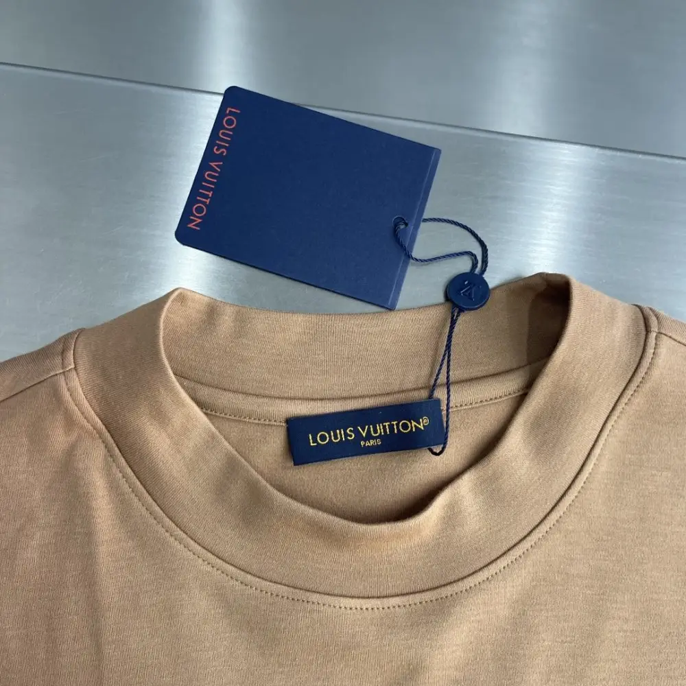 Louis Vuitton T-shirt men's — Photo 3