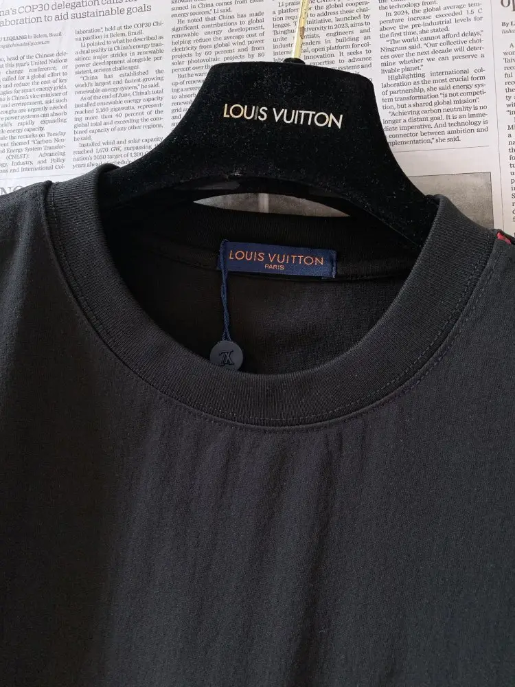 Louis Vuitton T-shirt men's — Photo 3