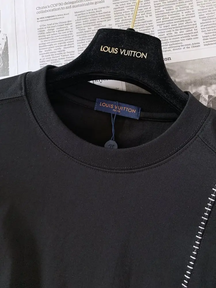 Louis Vuitton T-shirt men's — Photo 3