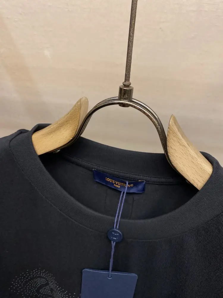 Louis Vuitton T-shirt men's — Photo 3