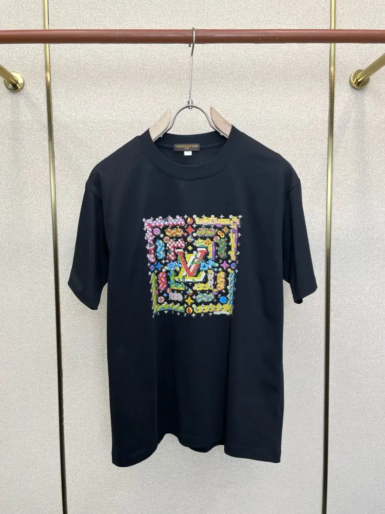 Louis Vuitton T-shirt men's — Photo 4