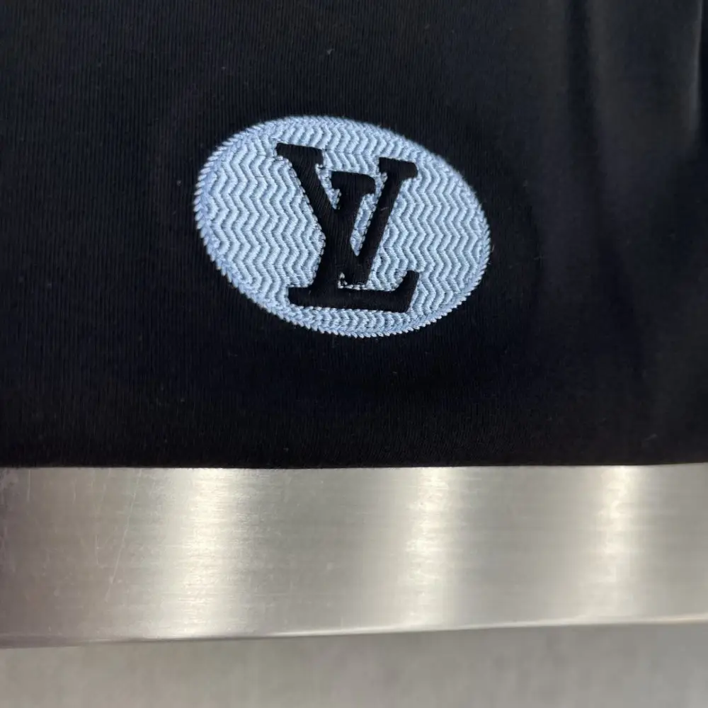 Louis Vuitton T-shirt men's — Photo 4