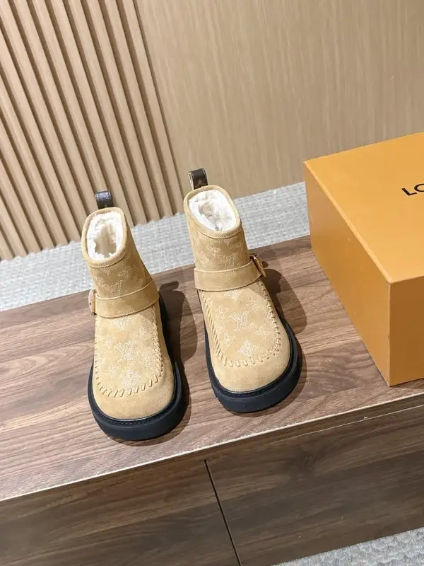 Louis Vuitton — Ugg boots LV Colorado